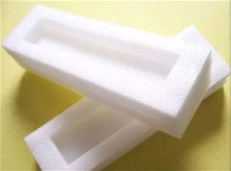 甲盾(dun)材料向你(nǐ)講解西安(an)珍珠棉的(de)特點與作(zuo)用有哪些(xie)？